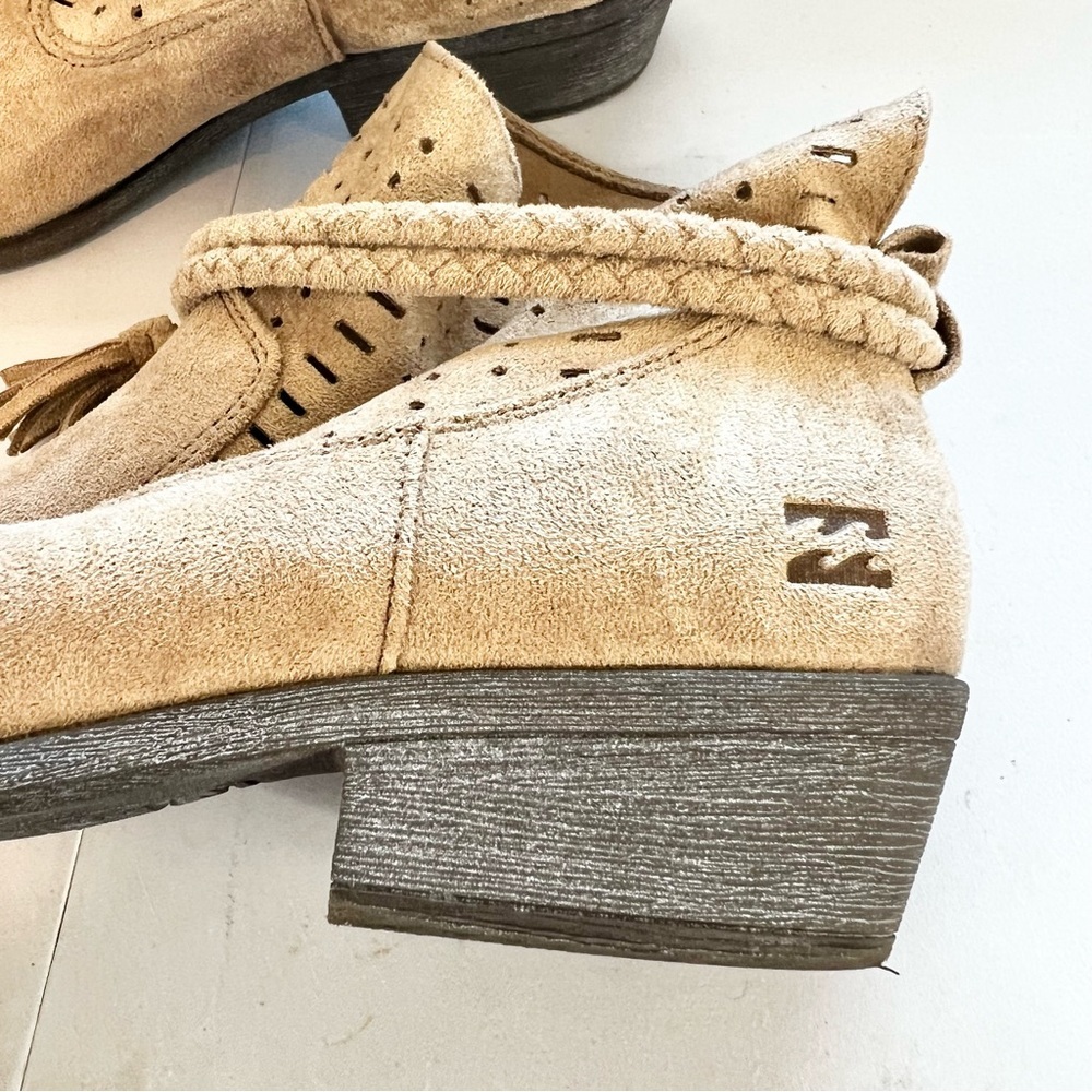 Billabong Beige Suede Ankle Boots with Tassels - Picture 3 of 12